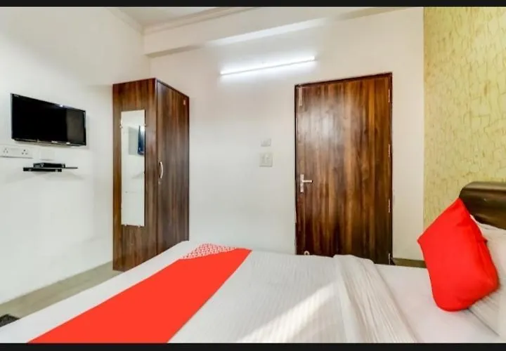 Paradise Residency Gurgaon 3*,  India