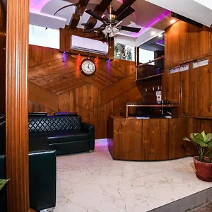 3* Hotel Fabhotel Red Sector 15